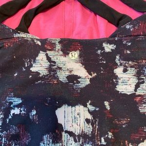 Lululemon workout top with shelf bra size 10